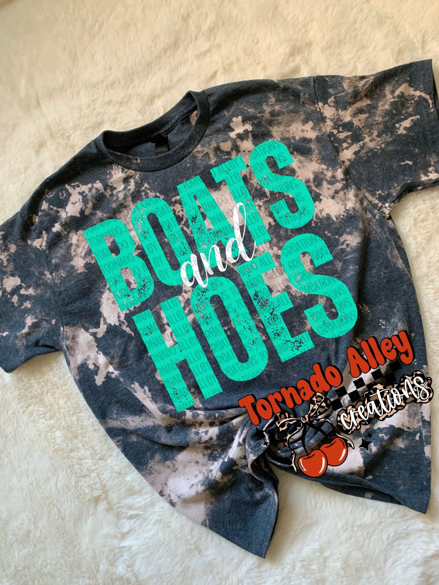 Boats Hoes Bleached Tee