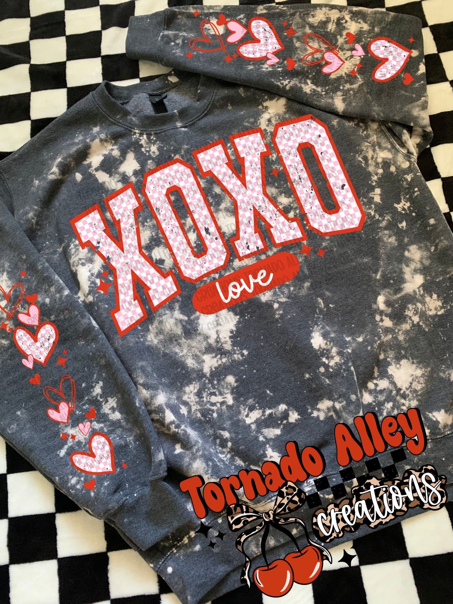 XOXO Love Crewneck