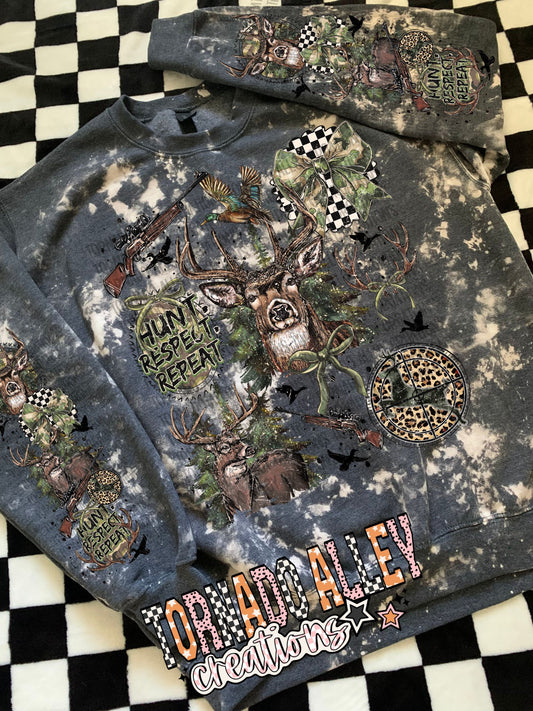 Hunt Respect Repeat Crewneck